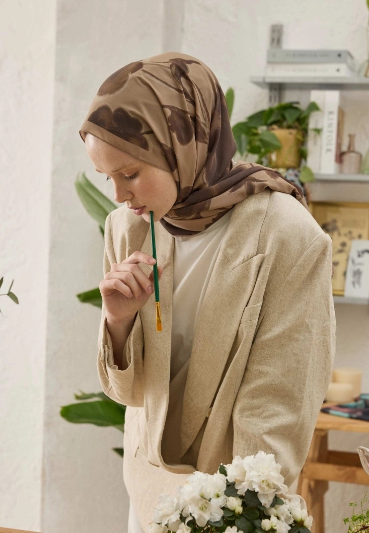 DARK FLOWER PATTERN SILKY MODAL HIJAB - DUSTY BROWN