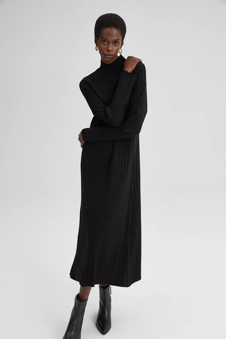 TURTLE NECK RIBBED KNIT DRESS - Black